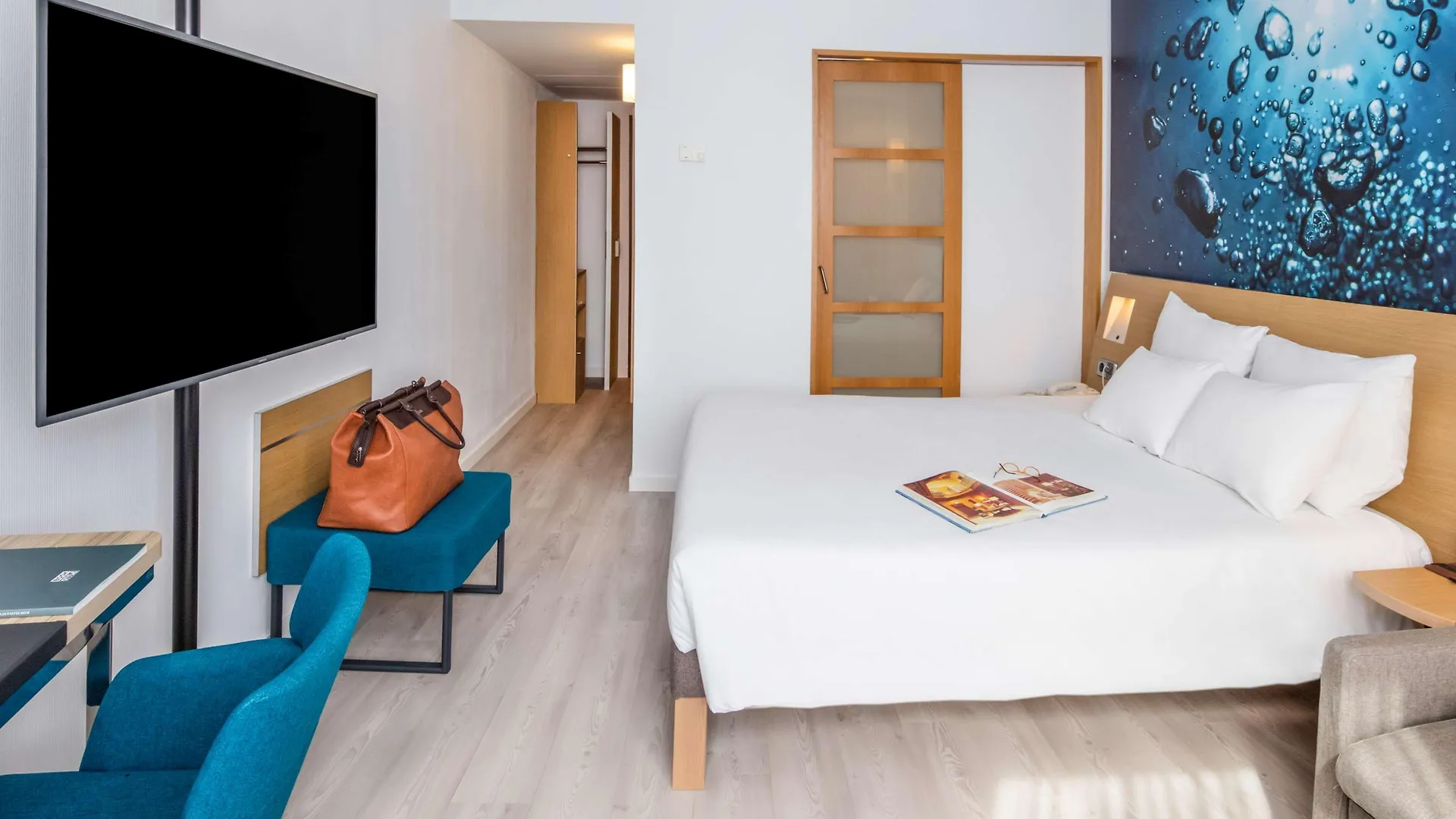 Novotel Barcelona Cornella Cornellà de Llobregat 4*,  İspanya