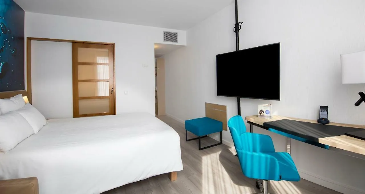 Novotel Barcelona Cornella Cornellà de Llobregat 4*,  İspanya